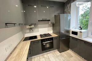 Продается 3-комнатная квартира 56 кв. м в Днепре