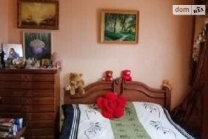 Продається 4-кімнатна квартира 70 кв. м у Дніпрі