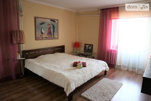 Продается 3-комнатная квартира 73 кв. м в Николаеве
