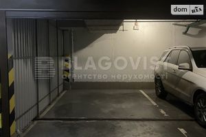 Продается подземный паркинг под легковое авто на 18 кв. м