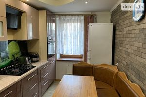 Продається 3-кімнатна квартира 67.6 кв. м у Миколаєві