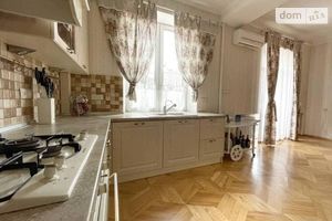 Продається 4-кімнатна квартира 121 кв. м у Дніпрі