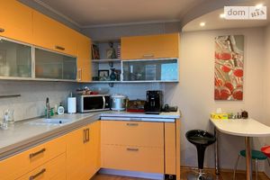 Продается 3-комнатная квартира 70 кв. м в Киеве
