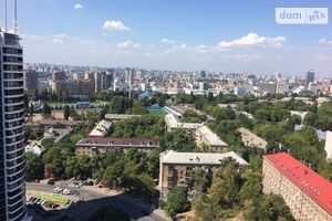 Продается 1-комнатная квартира 65.3 кв. м в Киеве