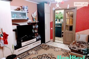 Продается 4-комнатная квартира 81.7 кв. м в Ровно