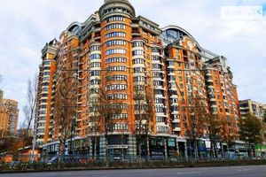 Продается 3-комнатная квартира 134 кв. м в Киеве
