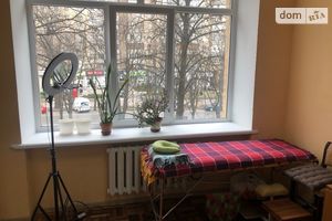 Сдается в аренду объект сферы услуг 21 кв. м в 4-этажном здании