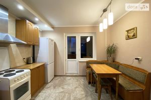 Продается 3-комнатная квартира 93 кв. м в Киеве