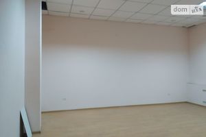 Здається в оренду офіс 41 кв. м в торгово-офісному центрі