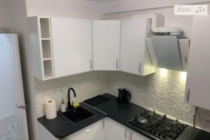 Сдается в аренду 1-комнатная квартира 45 кв. м в Киеве