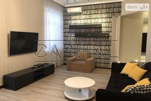 Сдается в аренду 3-комнатная квартира 121 кв. м в Киеве