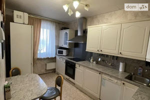 Продается 3-комнатная квартира 68 кв. м в Днепре