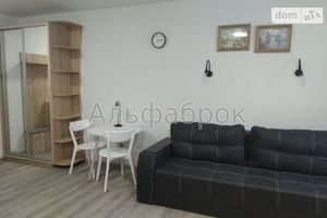 Сдается в аренду 1-комнатная квартира 28 кв. м в Киеве