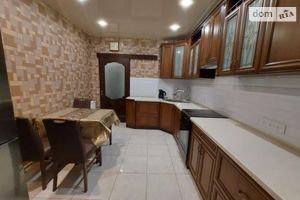Продается 2-комнатная квартира 69 кв. м в Днепре