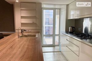 Продается 3-комнатная квартира 73 кв. м в Днепре