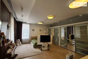 Продается 4-комнатная квартира 250 кв. м в Днепре