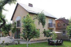 Сдается в аренду дом на 2 этажа 120 кв. м с балконом