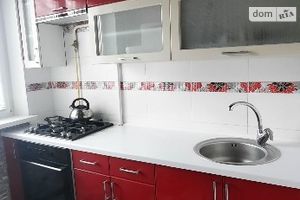 Сдается в аренду 2-комнатная квартира 47 кв. м в Мариуполе