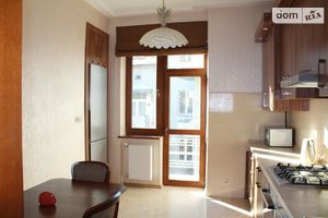 Сдается в аренду 3-комнатная квартира 96 кв. м в Львове