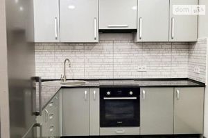 Сдается в аренду 2-комнатная квартира 85 кв. м в Черновцах