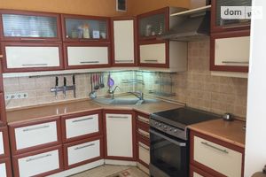 Продается 4-комнатная квартира 96 кв. м в Киеве