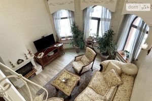 Продается дом на 2 этажа 240 кв. м с садом