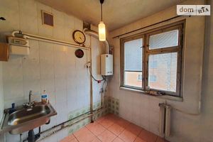 Продается 2-комнатная квартира 45 кв. м в Чернигове
