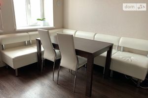 Продается 3-комнатная квартира 80 кв. м в Днепре