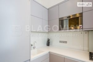 Продается 1-комнатная квартира 45 кв. м в Киеве