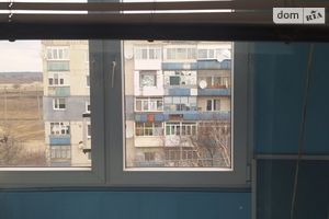 Продається 1-кімнатна квартира 28 кв. м у Сватовому
