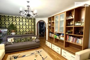 Продается 4-комнатная квартира 105 кв. м в Днепре