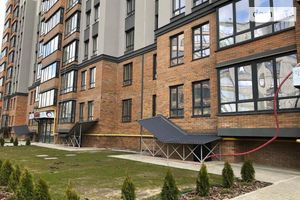 Продается 2-комнатная квартира 68 кв. м в Житомире