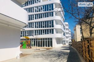 Продается нежилое помещение в жилом доме 50.21 кв. м в 12-этажном здании