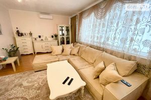 Продается 4-комнатная квартира 193 кв. м в Днепре