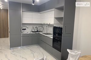 Продается 1-комнатная квартира 55 кв. м в Киеве