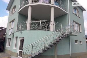 Продається будинок 3 поверховий 243.9 кв. м з терасою