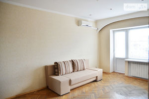 Продается 1-комнатная квартира 33.4 кв. м в Киеве