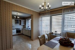 Продается часть дома 250 кв. м с садом