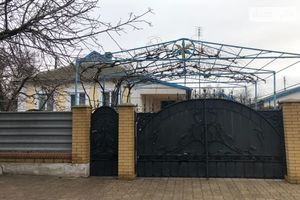 Продается одноэтажный дом 2153 кв. м с балконом