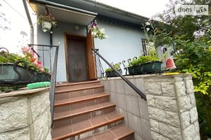 Продается дом на 2 этажа 200 кв. м с подвалом