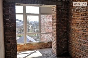 Продается 1-комнатная квартира 40 кв. м в Ивано-Франковске