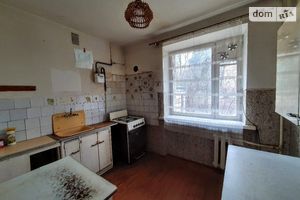 Продается 3-комнатная квартира 77 кв. м в Черновцах