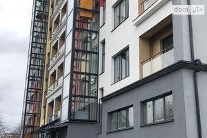 Продается 1-комнатная квартира 40 кв. м в Ужгороде