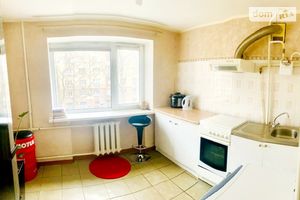 Продається 2-кімнатна квартира 56.5 кв. м у Миколаєві