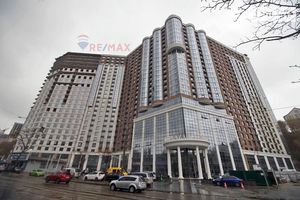 Продается 3-комнатная квартира 116.7 кв. м в Киеве
