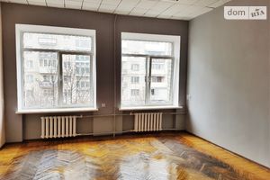 Здається в оренду офіс 28.1 кв. м в адміністративній будівлі