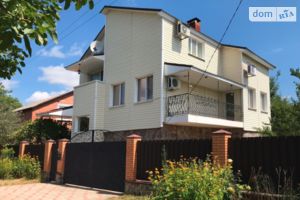 Продается дом на 2 этажа 200 кв. м с беседкой