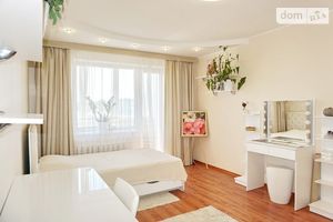 Продается 3-комнатная квартира 82.5 кв. м в Николаеве