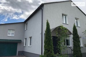 Продается дом на 2 этажа 300 кв. м с бассейном