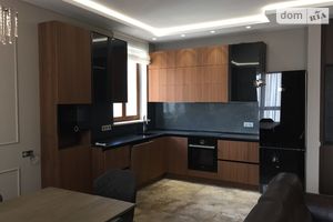 Сдается в аренду 3-комнатная квартира 115.9 кв. м в Киеве